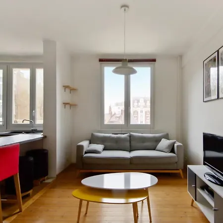 Spacious And Cozy Close To The Historical 里尔