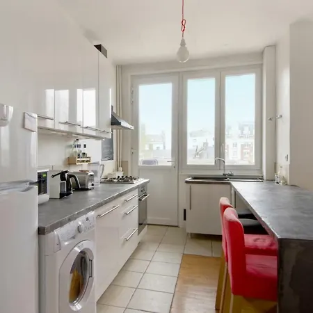 公寓 Spacious And Cozy Close To The Historical