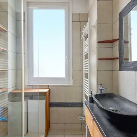 Spacious And Cozy Close To The Historical 公寓