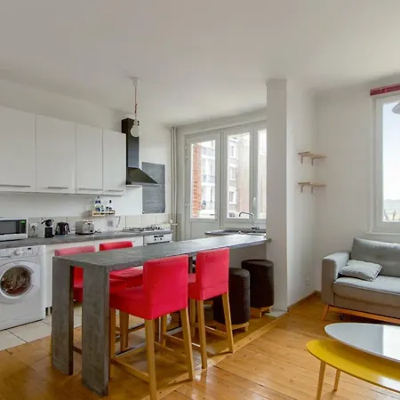 公寓 Spacious And Cozy Close To The Historical 里尔